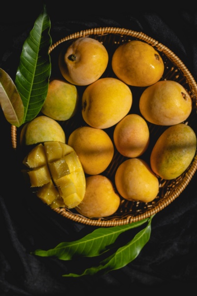 Hi am Moses phiri am selling mangoes 