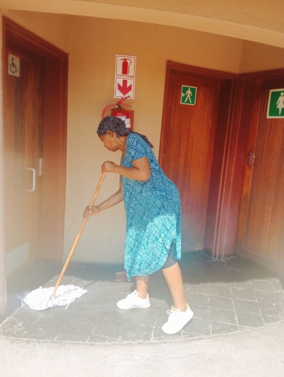 Voluntary work for cleaning at Phlaborwa gate. In Kruger National Park.